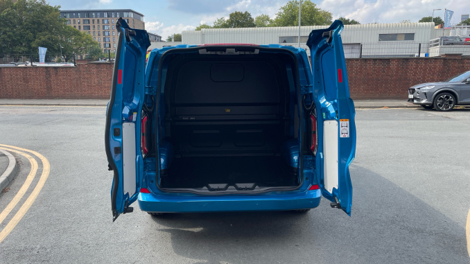 Ford Transit Custom E-320 L1 Rwd 160kW 71kWh H1 Double Cab Van Limited Auto - Image 3